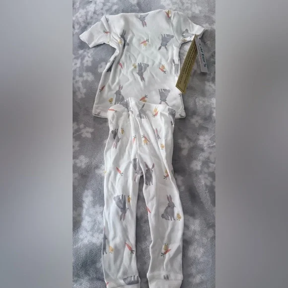 Adorable Bunny Print Baby Outfit - Picture 3 of 3